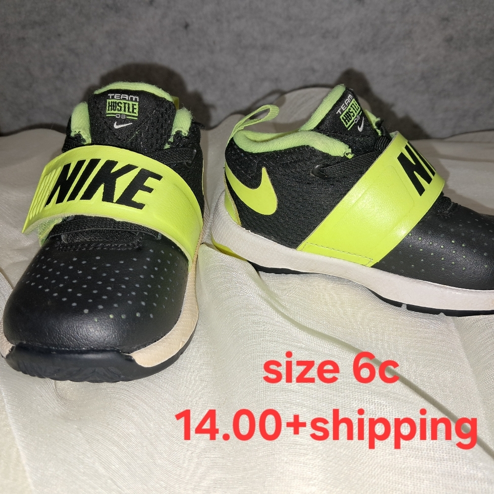 Nike Kids Black and Neon Yellow Sneakers